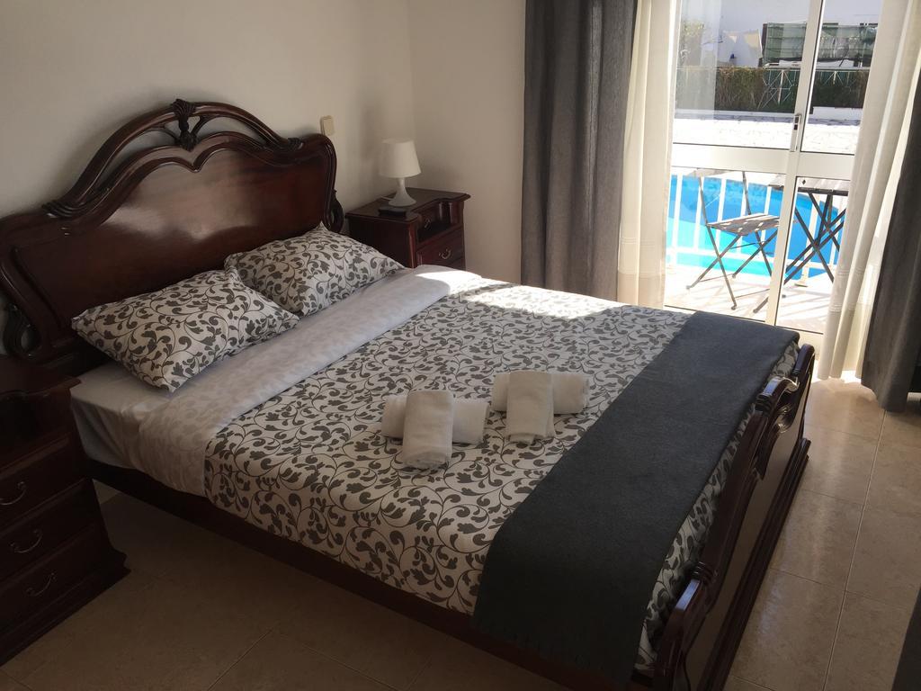 Granada Holidays Guest House Sao Martinho do Porto Luaran gambar