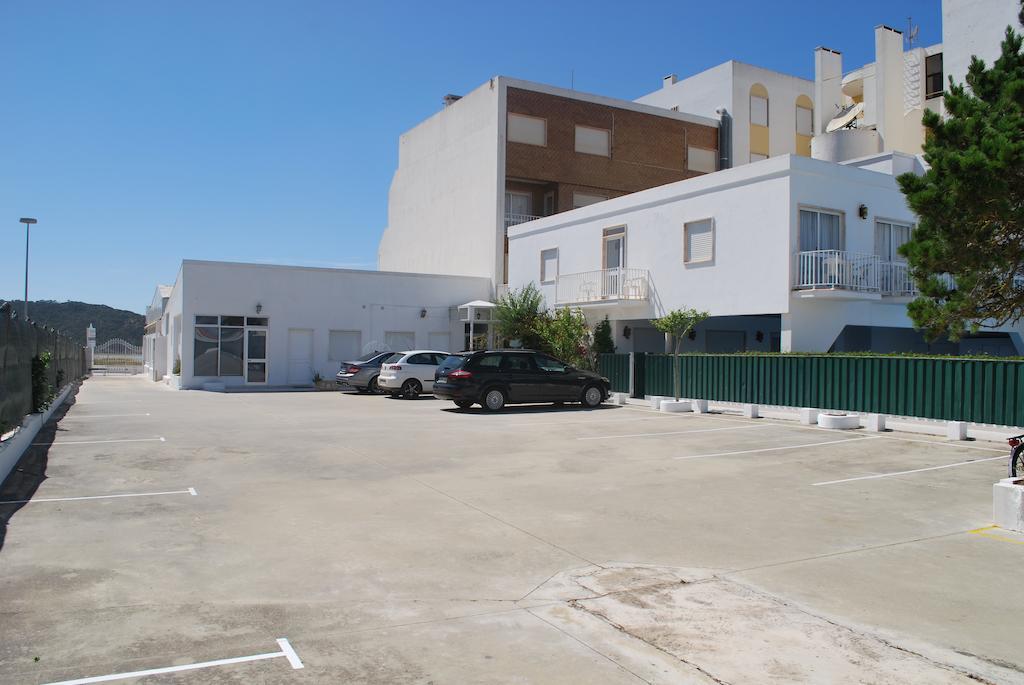 Granada Holidays Guest House Sao Martinho do Porto Luaran gambar