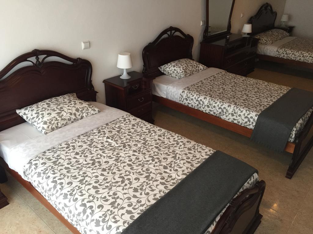 Granada Holidays Guest House Sao Martinho do Porto Luaran gambar