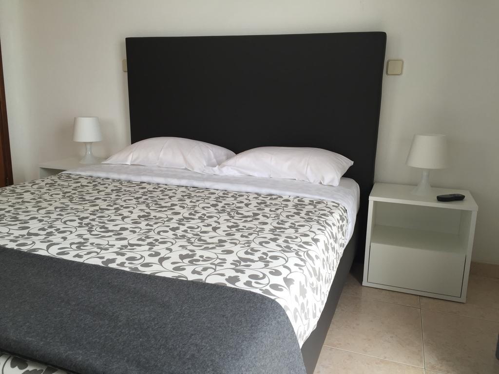 Granada Holidays Guest House Sao Martinho do Porto Luaran gambar