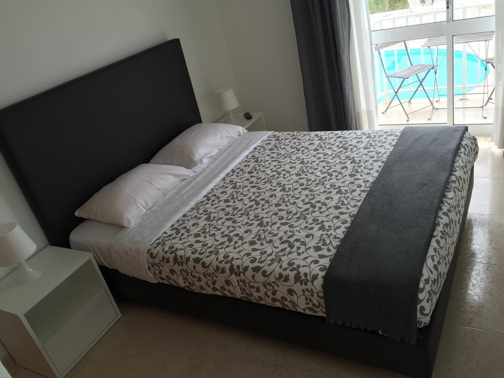 Granada Holidays Guest House Sao Martinho do Porto Luaran gambar